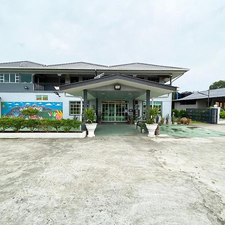 Oyo Home 90230 Dh Residence Kota Belud Exterior photo