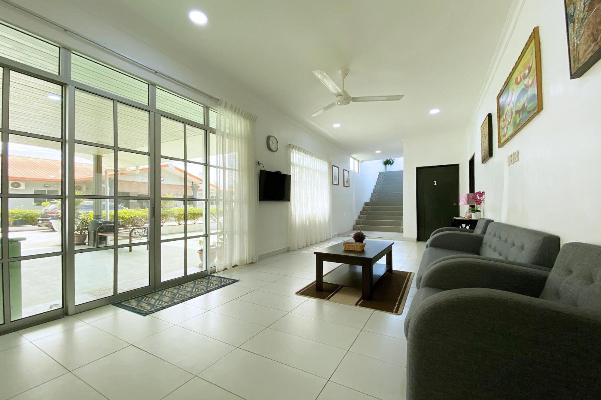 Oyo Home 90230 Dh Residence Kota Belud Exterior photo